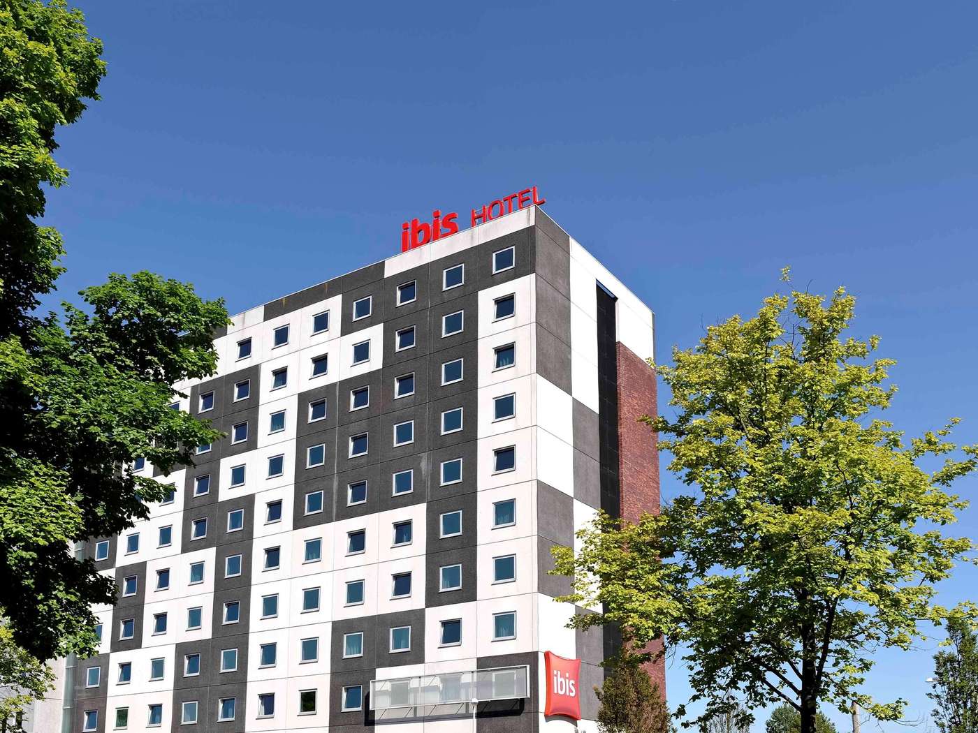 ibis-Amsterdam-City-West-General-view-1