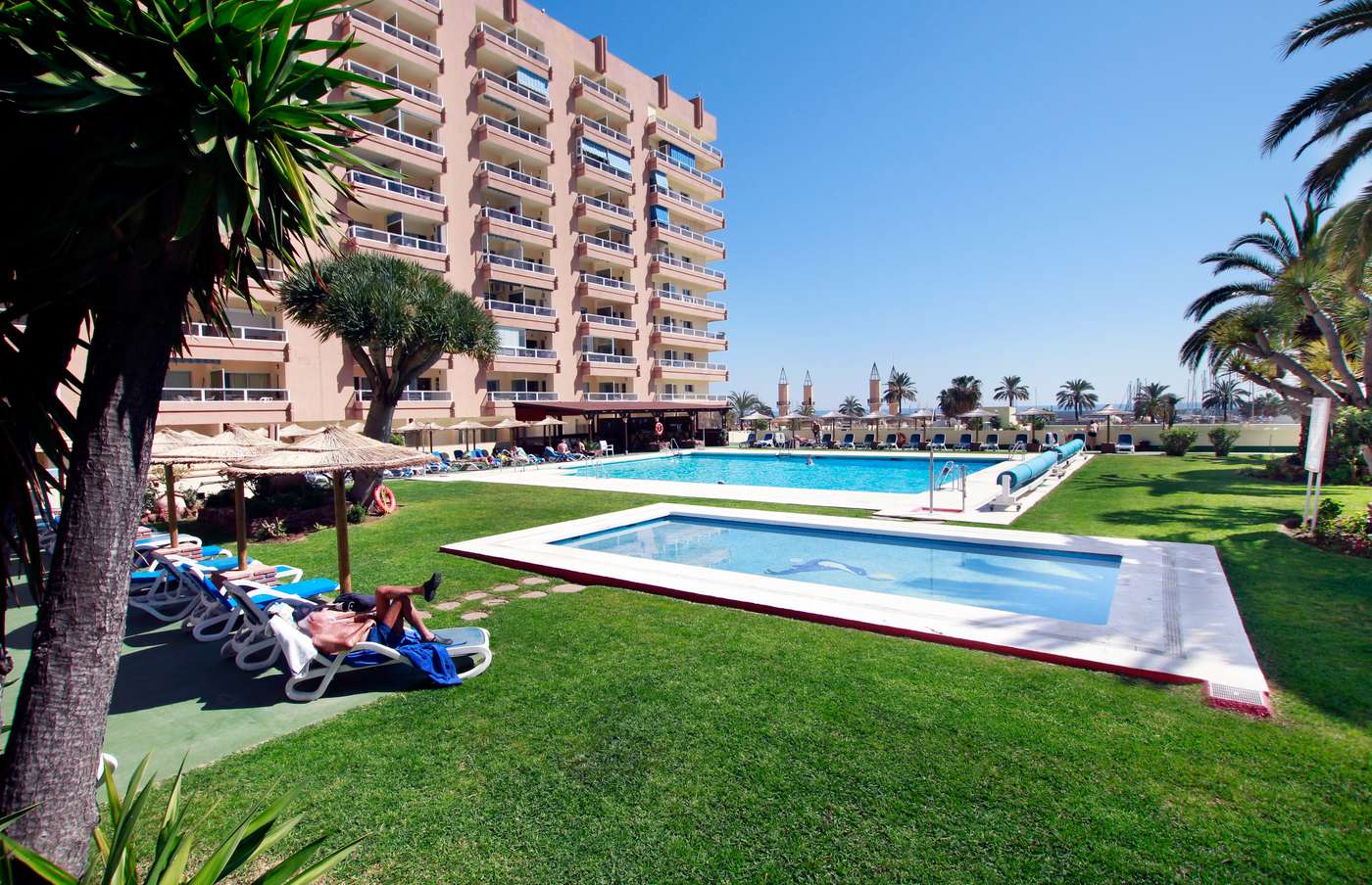 Pyr-Fuengirola-Pool-1