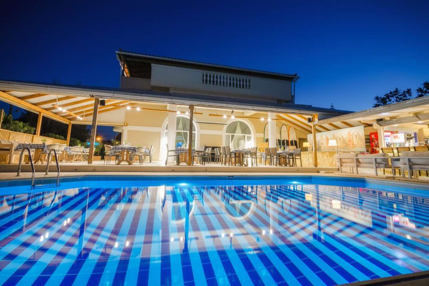 Iakinthos-Tsilivi-Beach-General-view-1