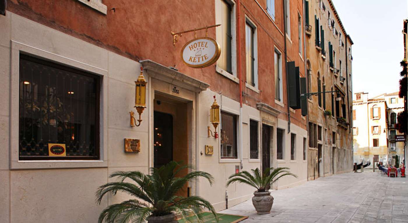 Kette in Venice, Italy