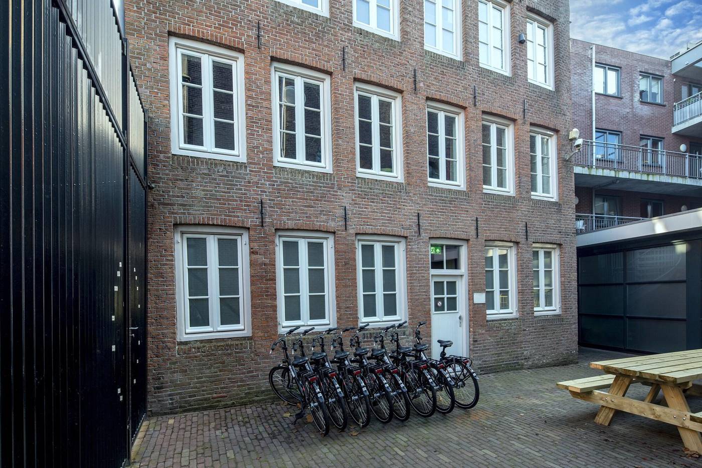 City-Trip-Hostels-Sports-and-Entertainment-2