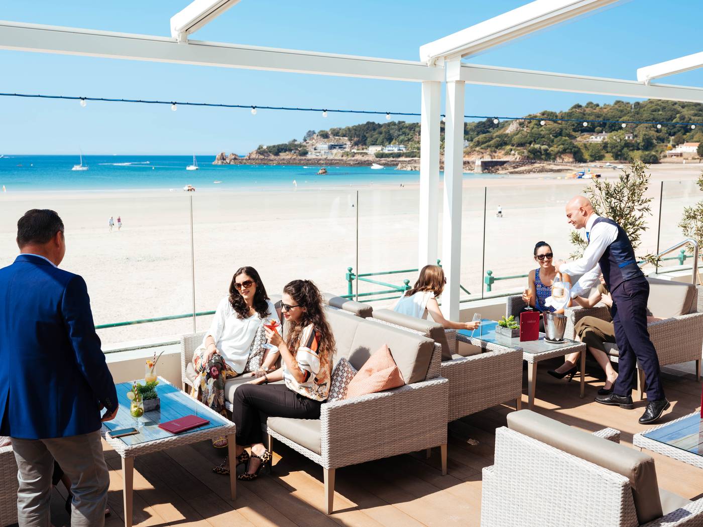 L-Horizon-Beach-Hotel---Spa-Beach-33