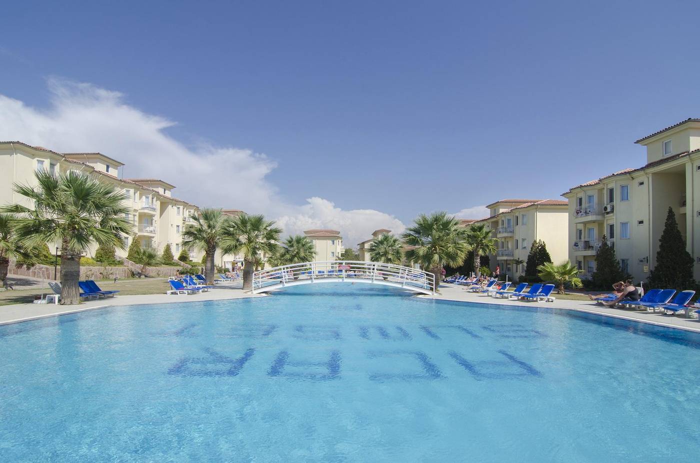 Sealight-Family-Club-Pool-4