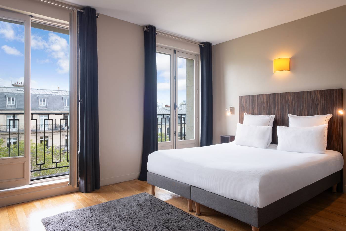 Suites-and-Hotel-Helzear-Champs-Elysees-Room-10