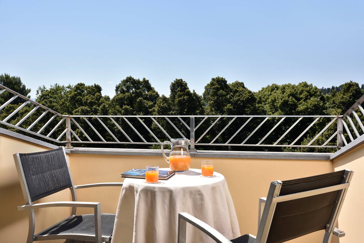 Grand-hotel-Mediterraneo-Room-64