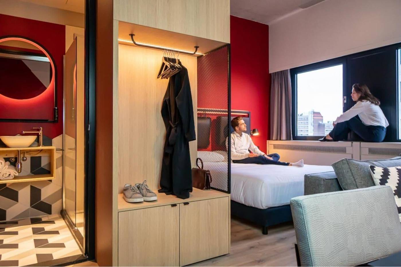Via-Suites-Room-5