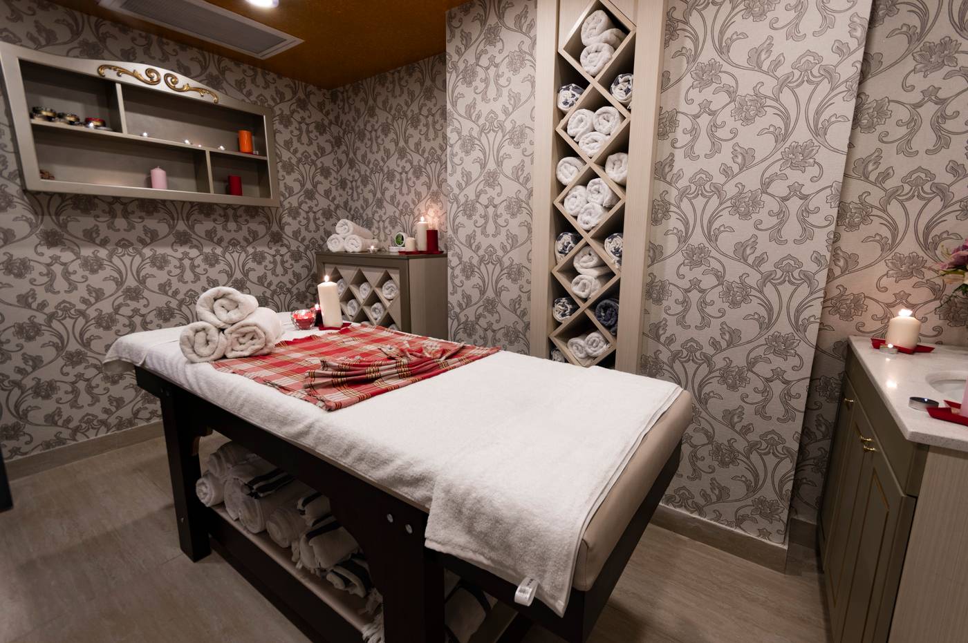 Antusa-Design-Hotel---Spa-Sports-and-Entertainment-54