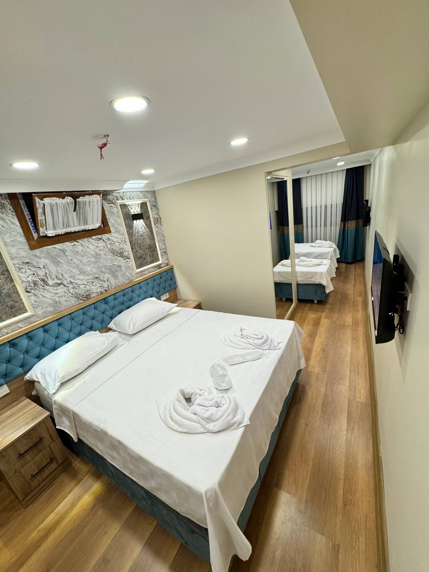 Riverside-Hotel-Room-17
