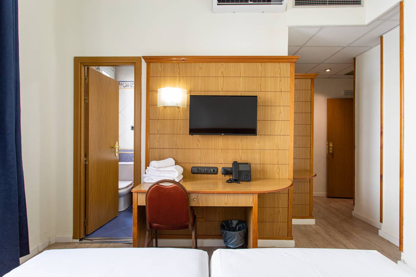 Aquaria-Negresco-Room-18