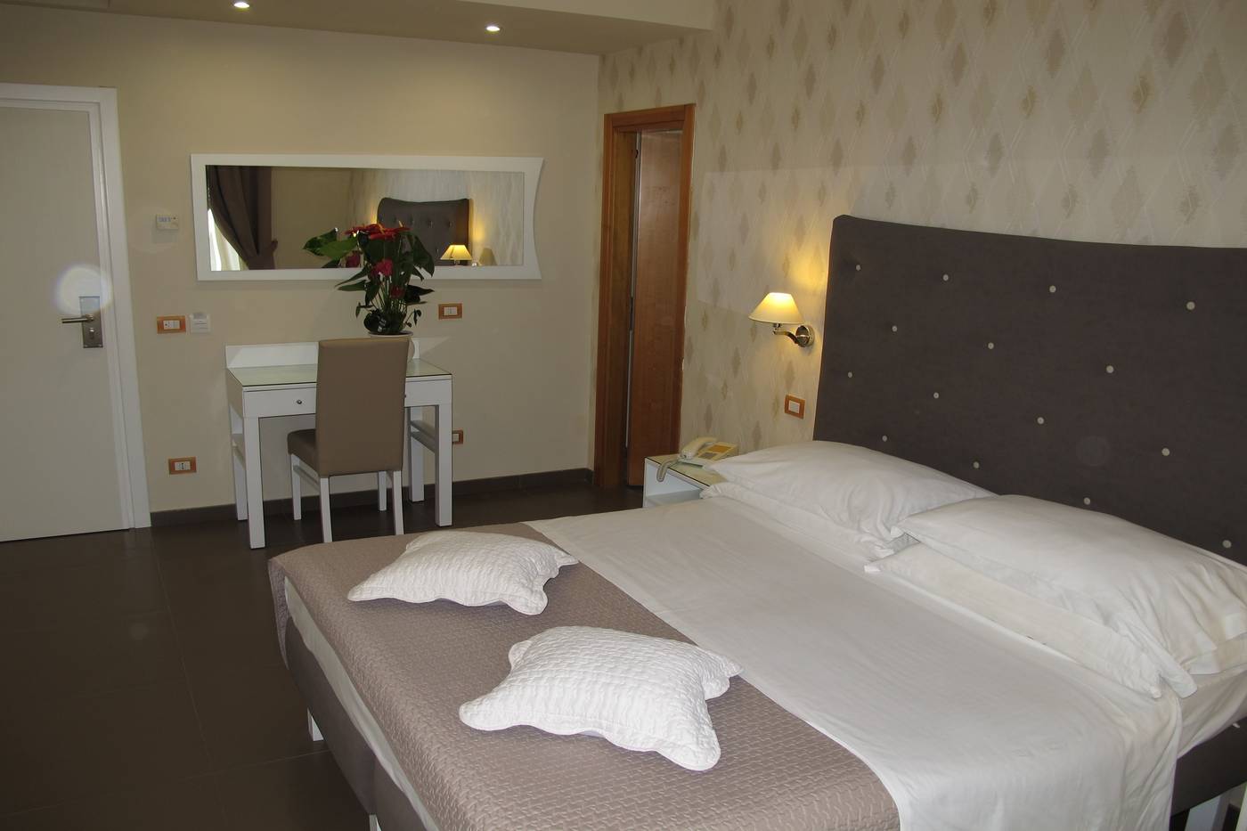 Club-Sorrento-Room-24