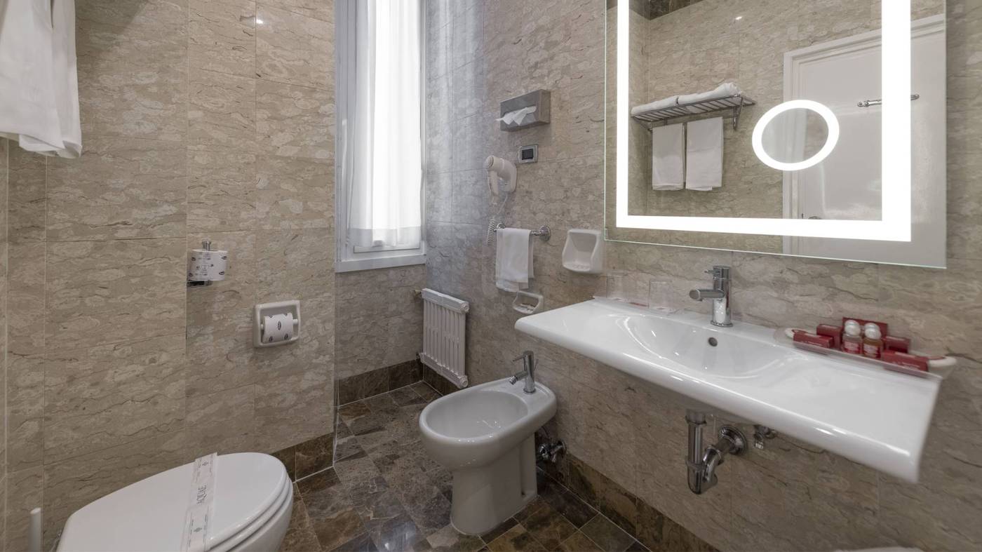 Bettoja-Hotel-Massimo-d-Azeglio-Room-39