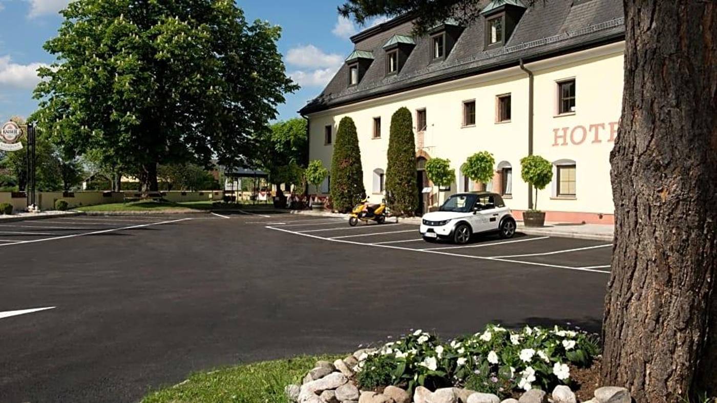 Hotel-Restaurant Kaiserhof-Austria-ANIF-NIEDERALM-General view-2