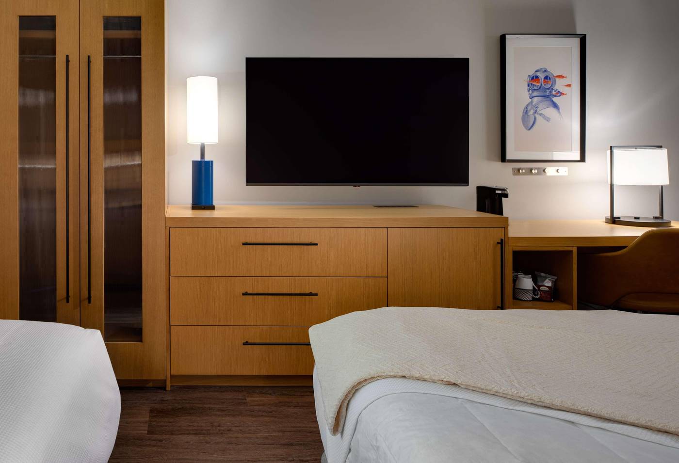 Hyatt-Place-Boston-seaport-district-Room-33
