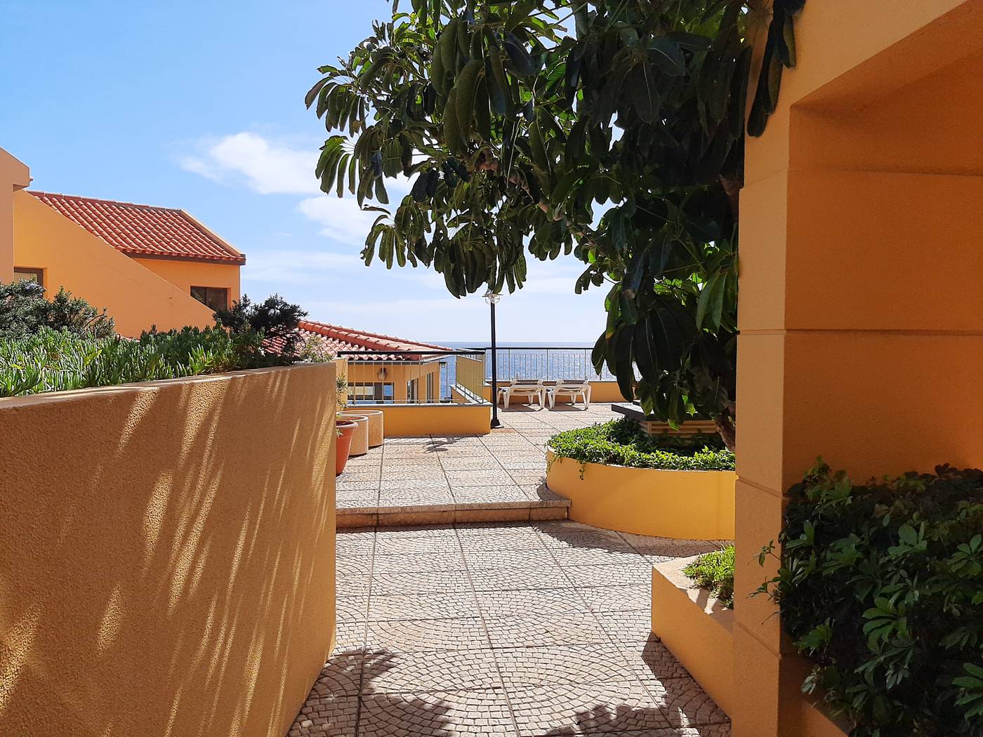 Hotel-Cais-da-Oliveira-Terrace-14