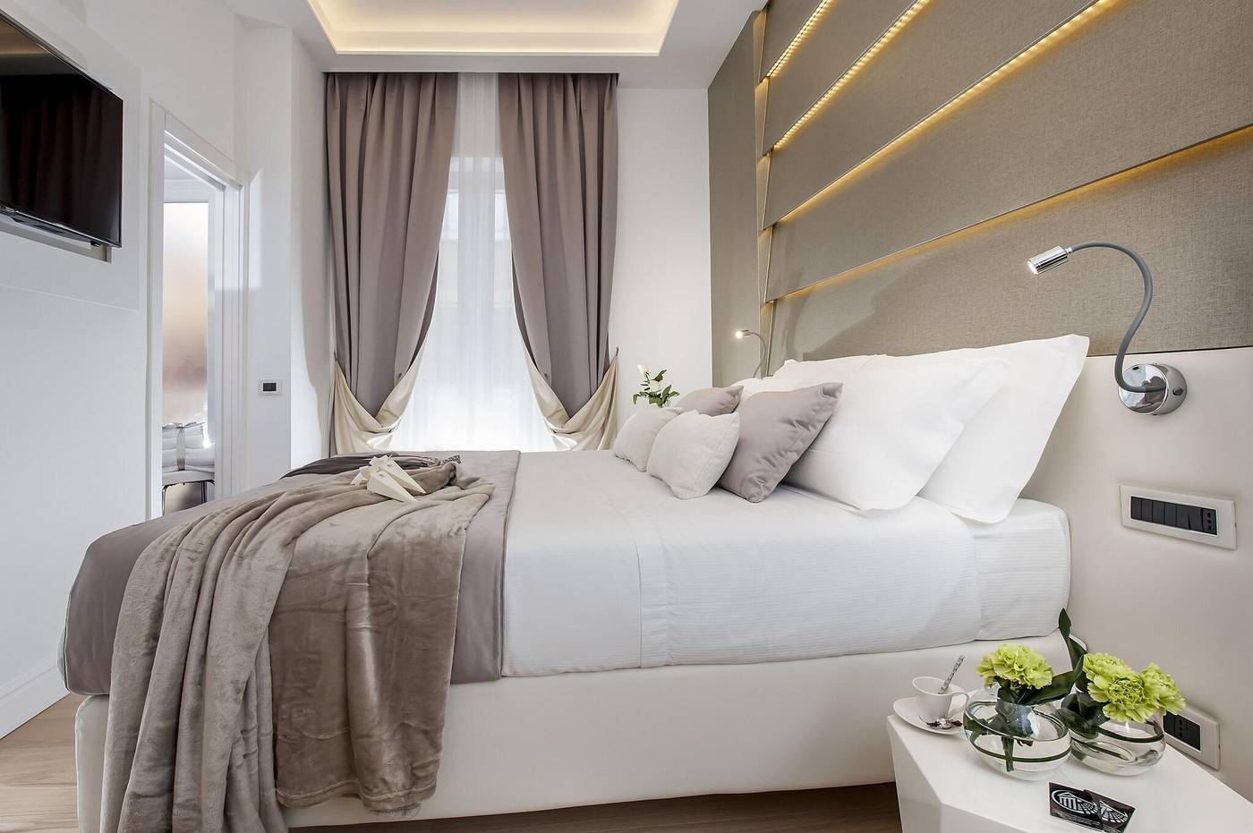 Vatican-Style-Room-4