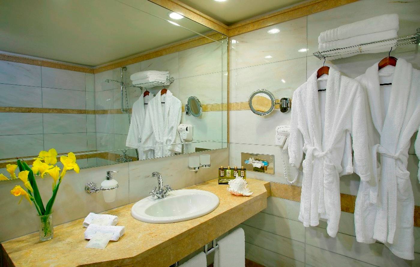 Theophano-Imperial-Palace-Room-43