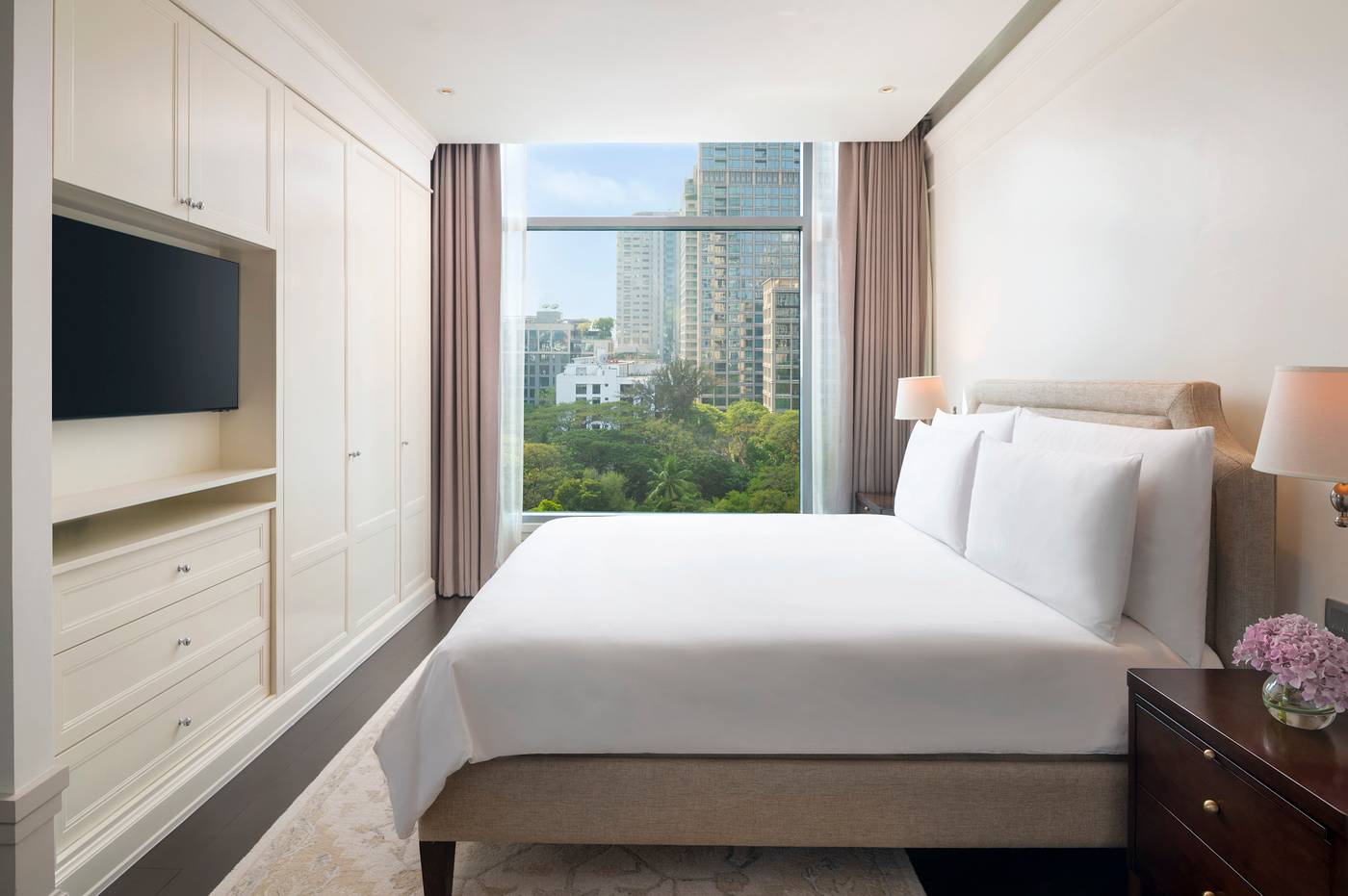 Oriental-Residence-Bangkok-Room-37