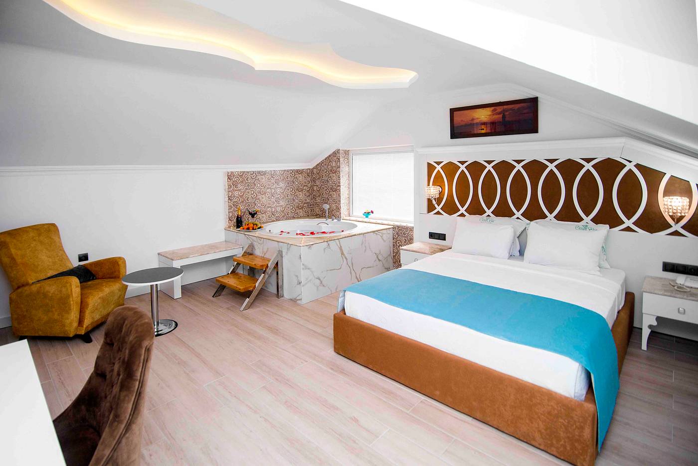 Ocean-Blue-High-Class-Hotel-Room-36