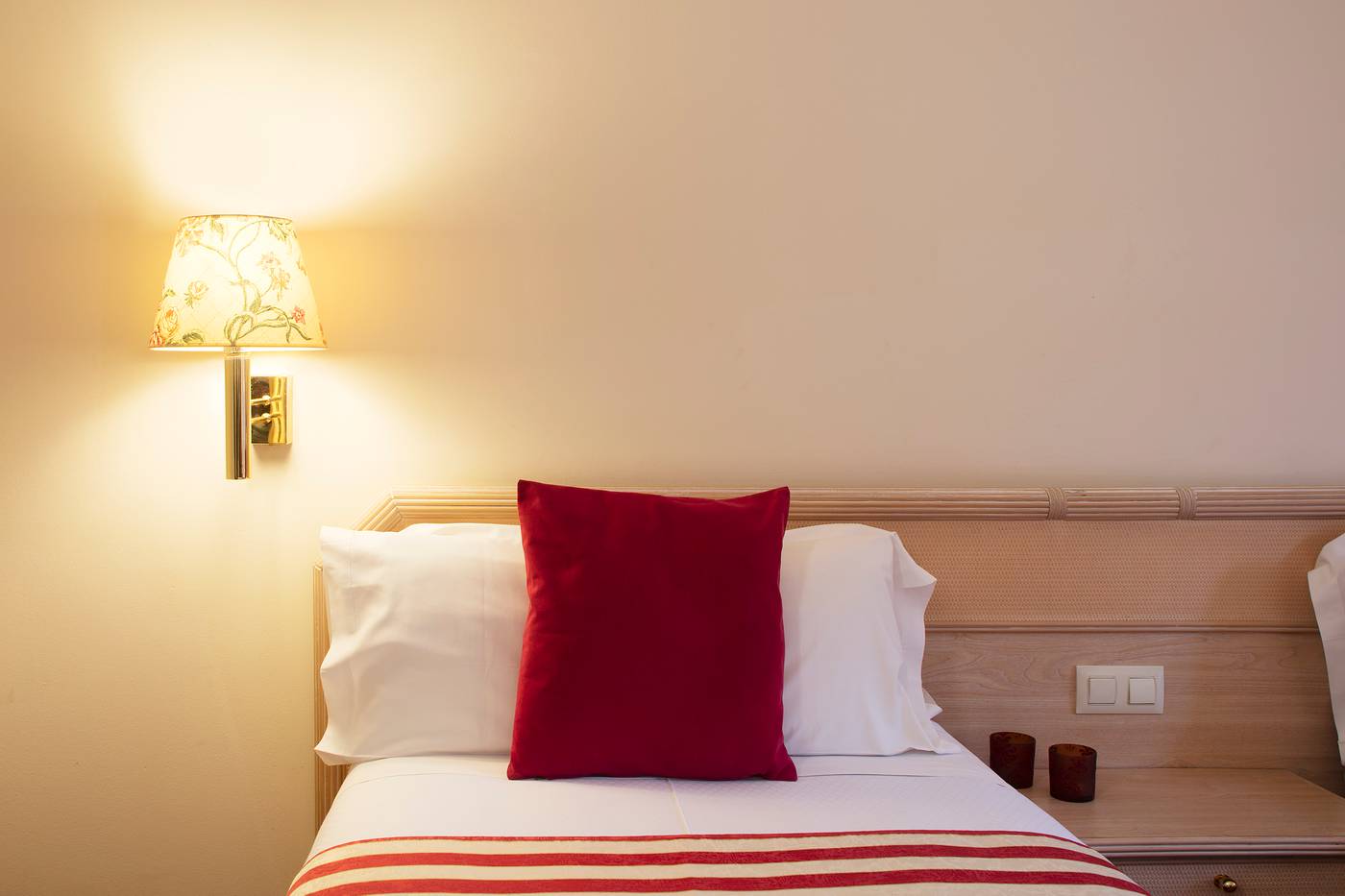 Luna-Club-Room-30
