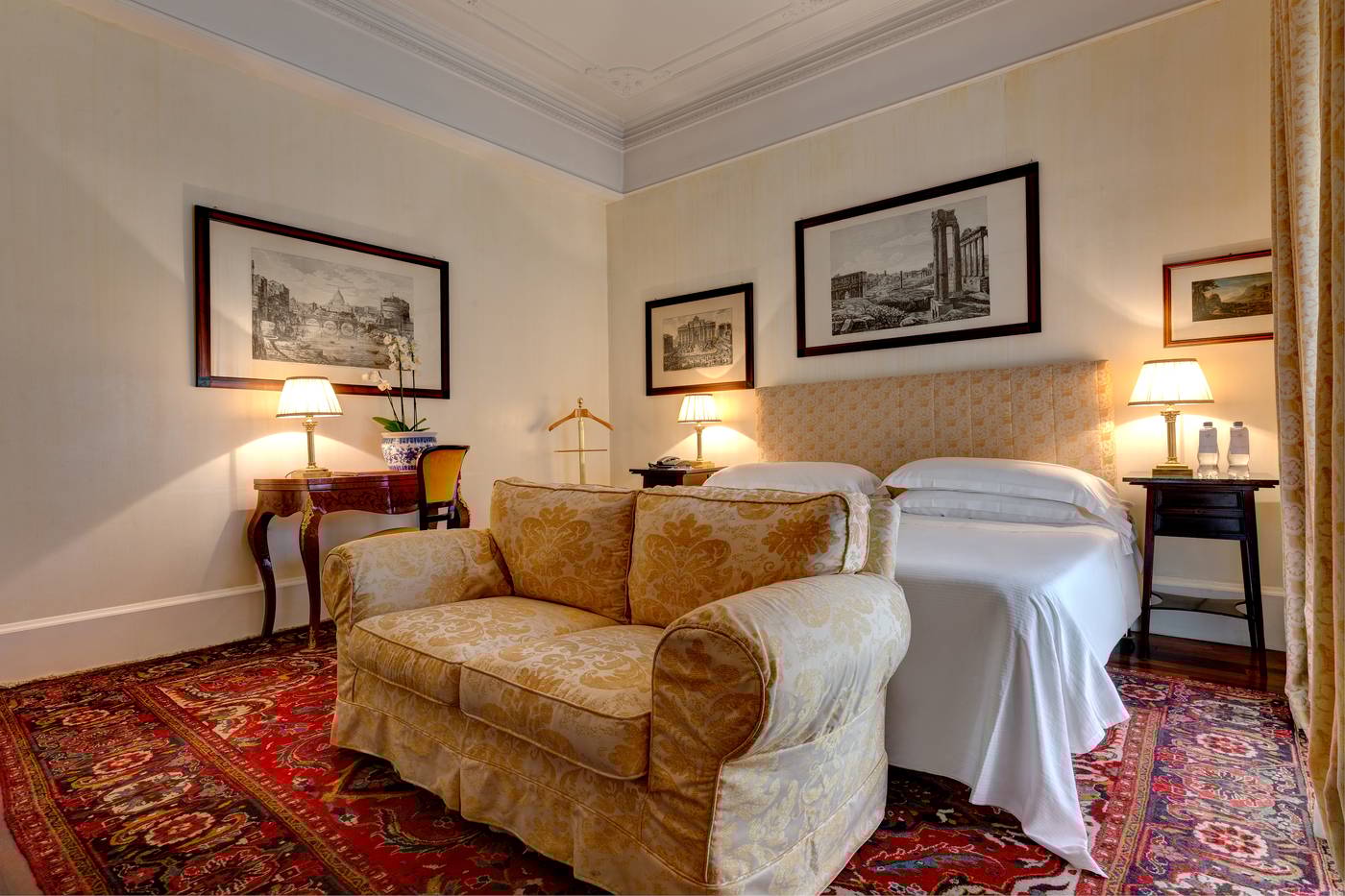 Grand-Hotel-Plaza-Room-16