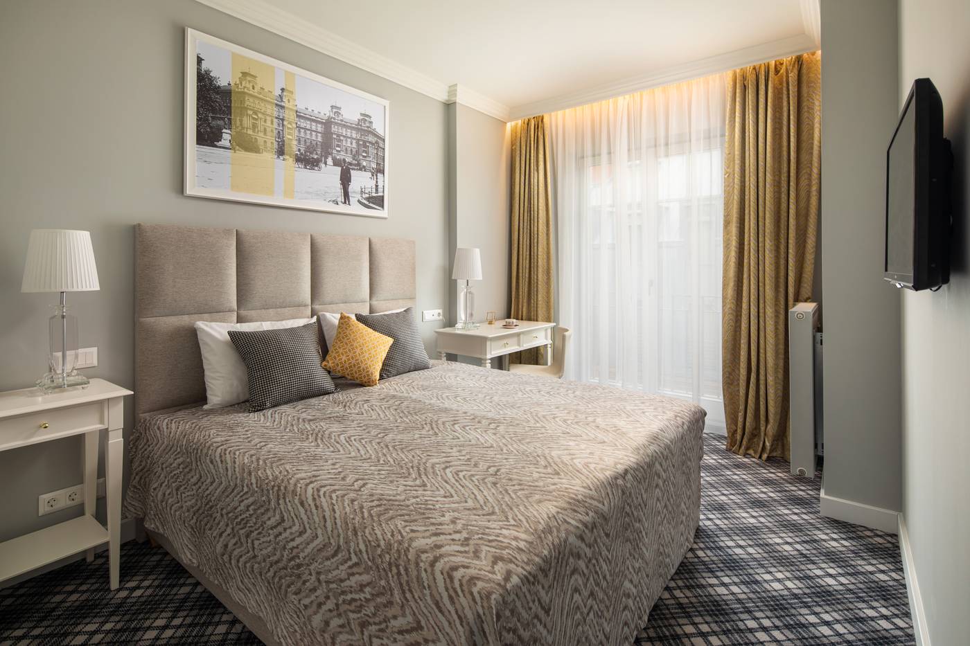 Mamaison-Residence-Izabella-Budapest-Room-17