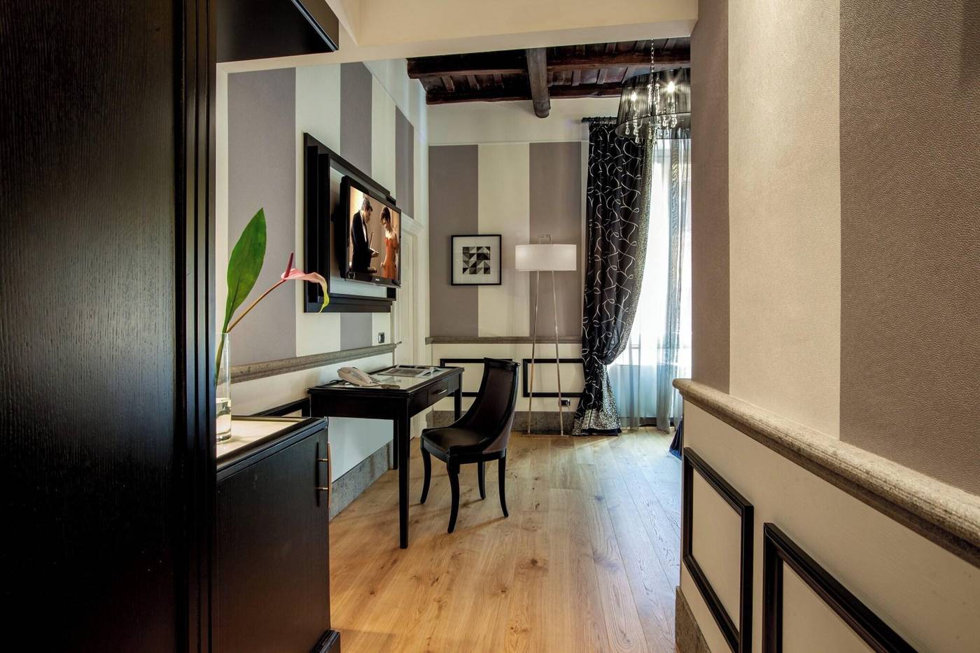 Inn-At-The-Spanish-Steps-Room-52