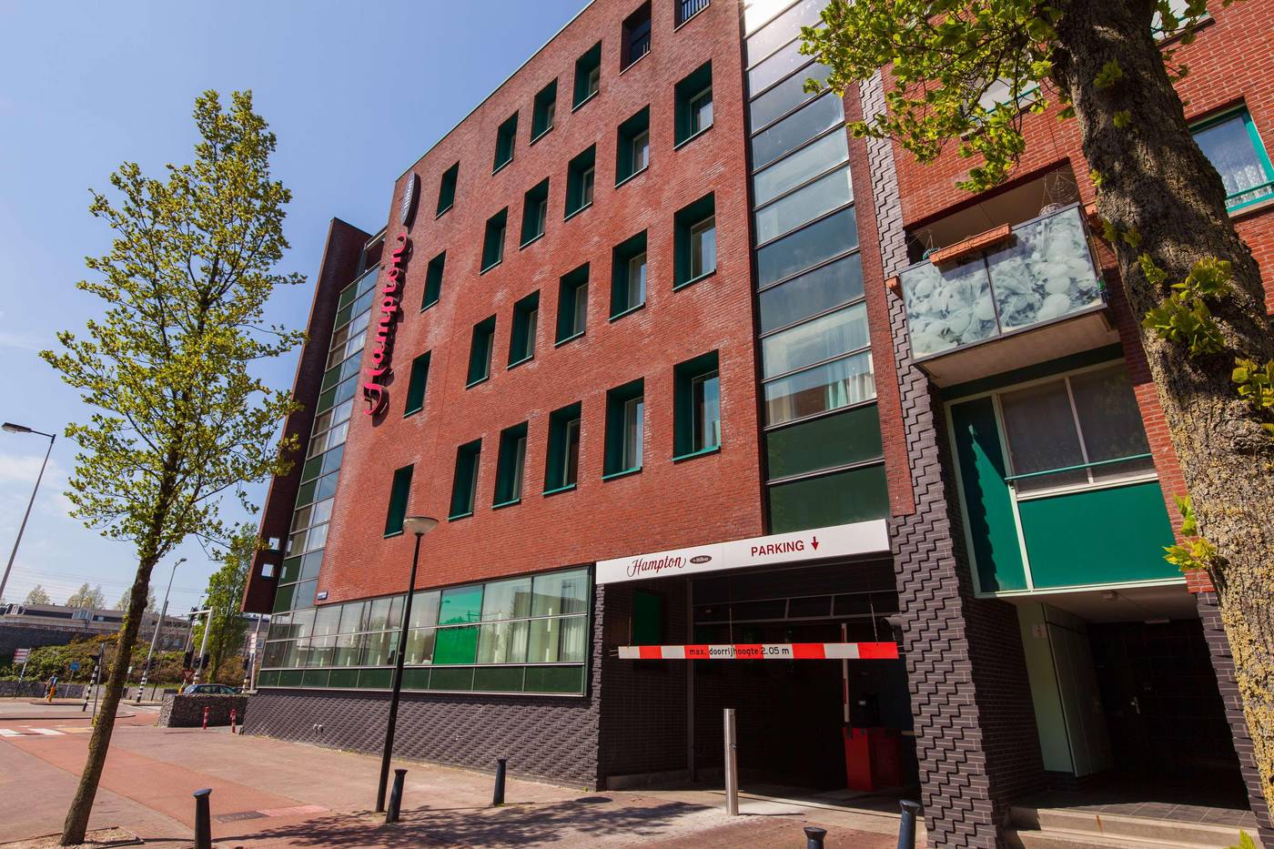 Hampton-By-Hilton-Amsterdam-City-Centre-East-General-view-2