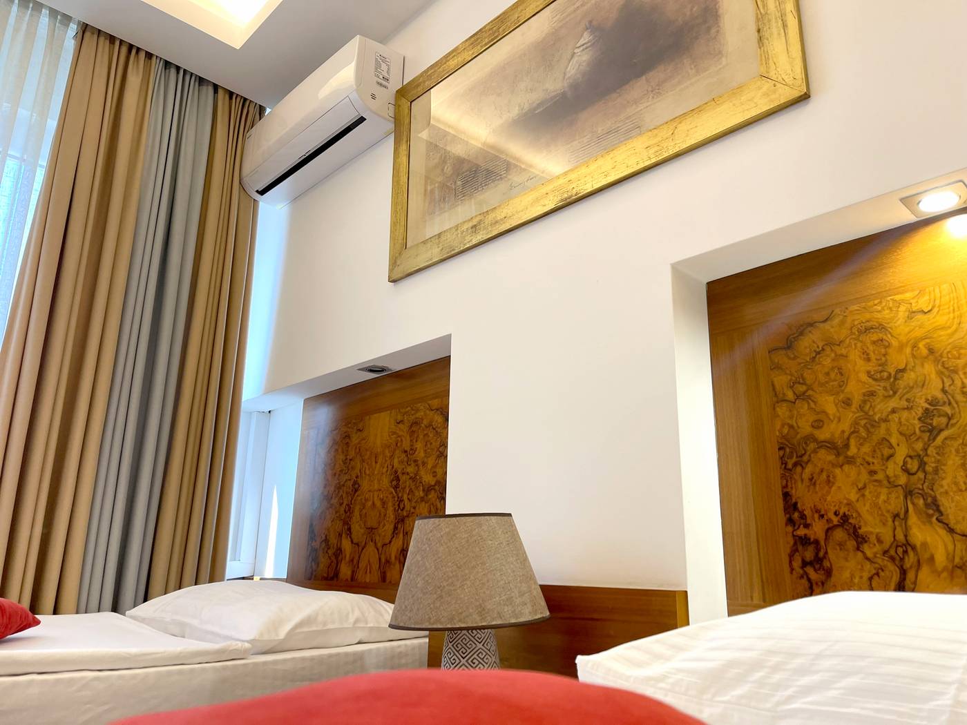 Exclusive-Bosnia & Herzegovina-SARAJEVO-Room-6