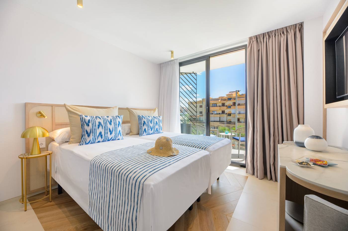 18.08.25 Vibra Yamm Urban Hotel - Adults Only