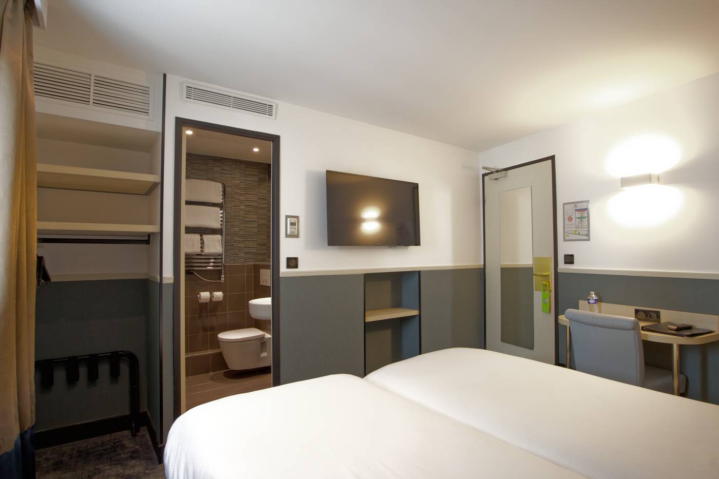 Appia-La-Fayette-Room-34