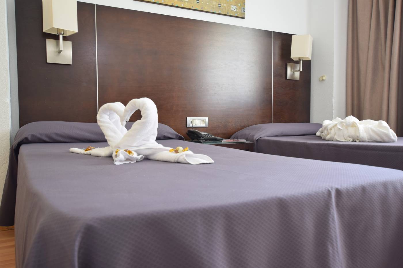 Adonis-Pelinor-Room-18