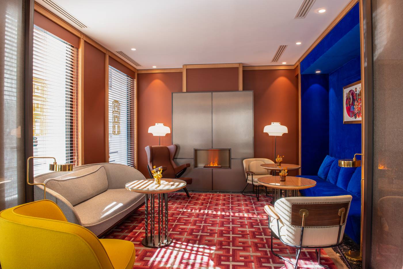 Hotel-Yllen-Eiffel-Lobby-5