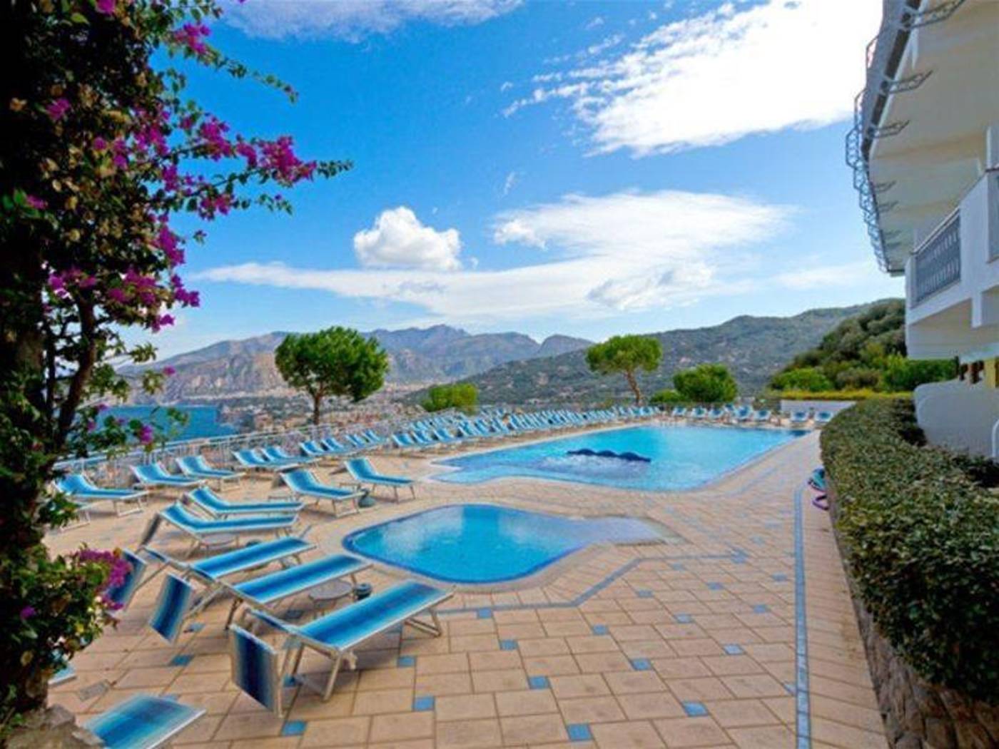 Grand-Hotel-President-General-view-12