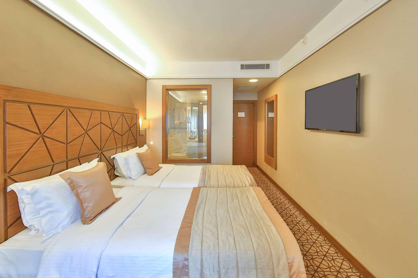 Ramada-Istanbul-Taksim-Room-6
