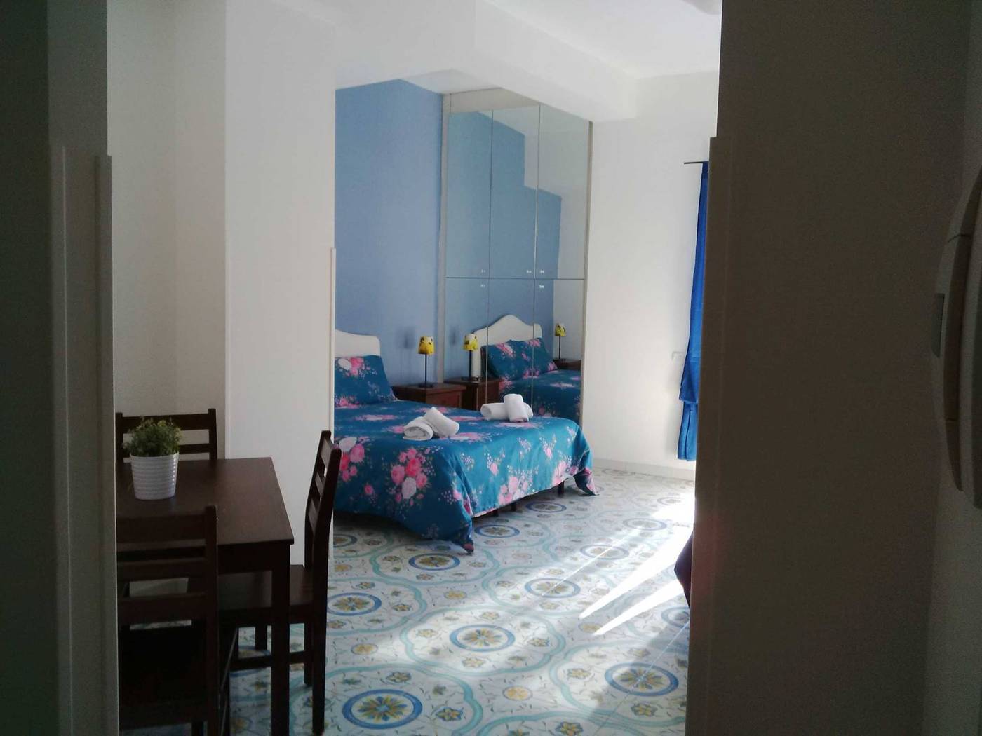 Sorrento-Town-Suites-Room-7