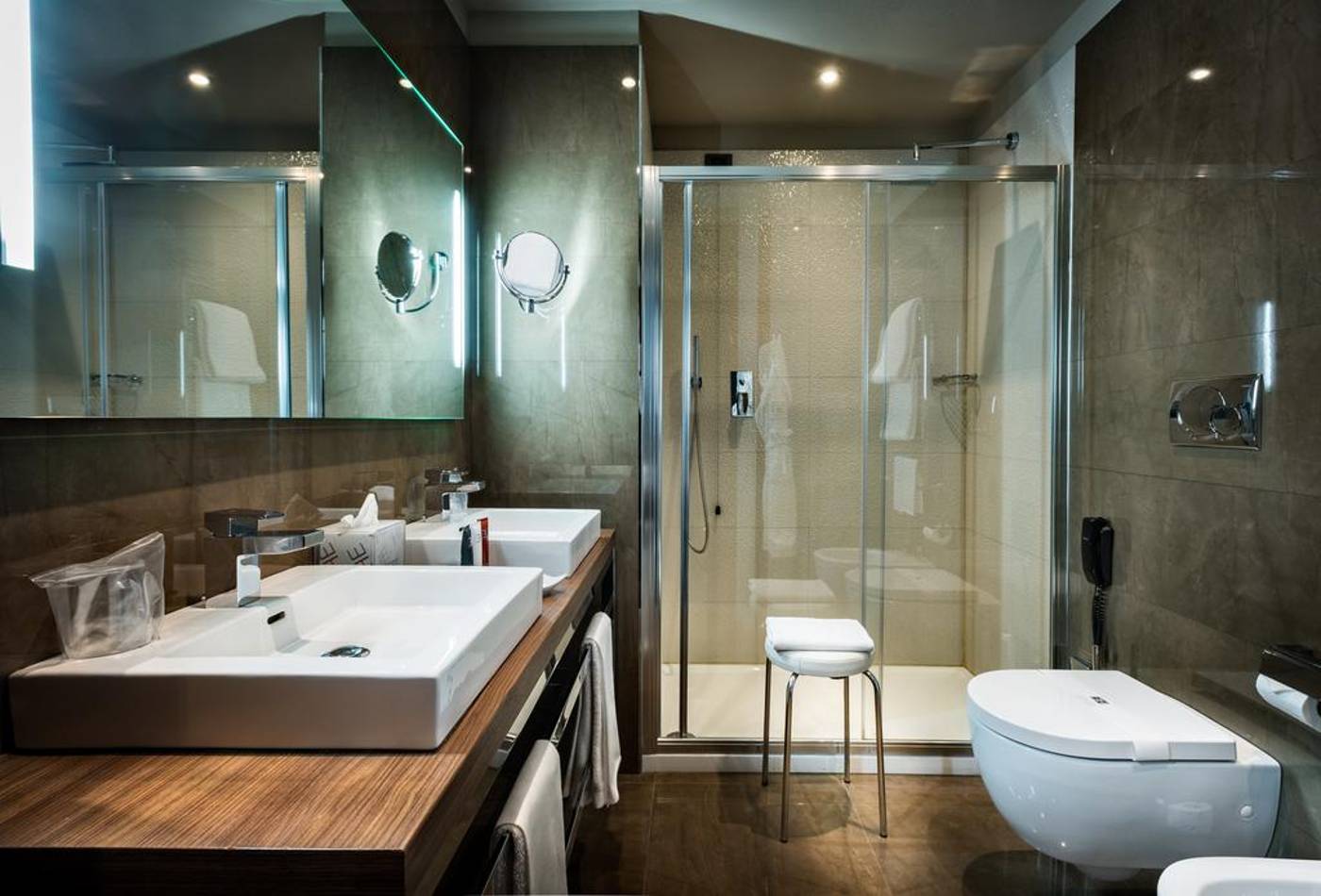 Uptown-Palace-Room-22