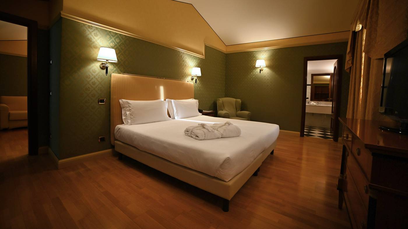 Best-Western-Grand-Htl-Guinigi-Room-23