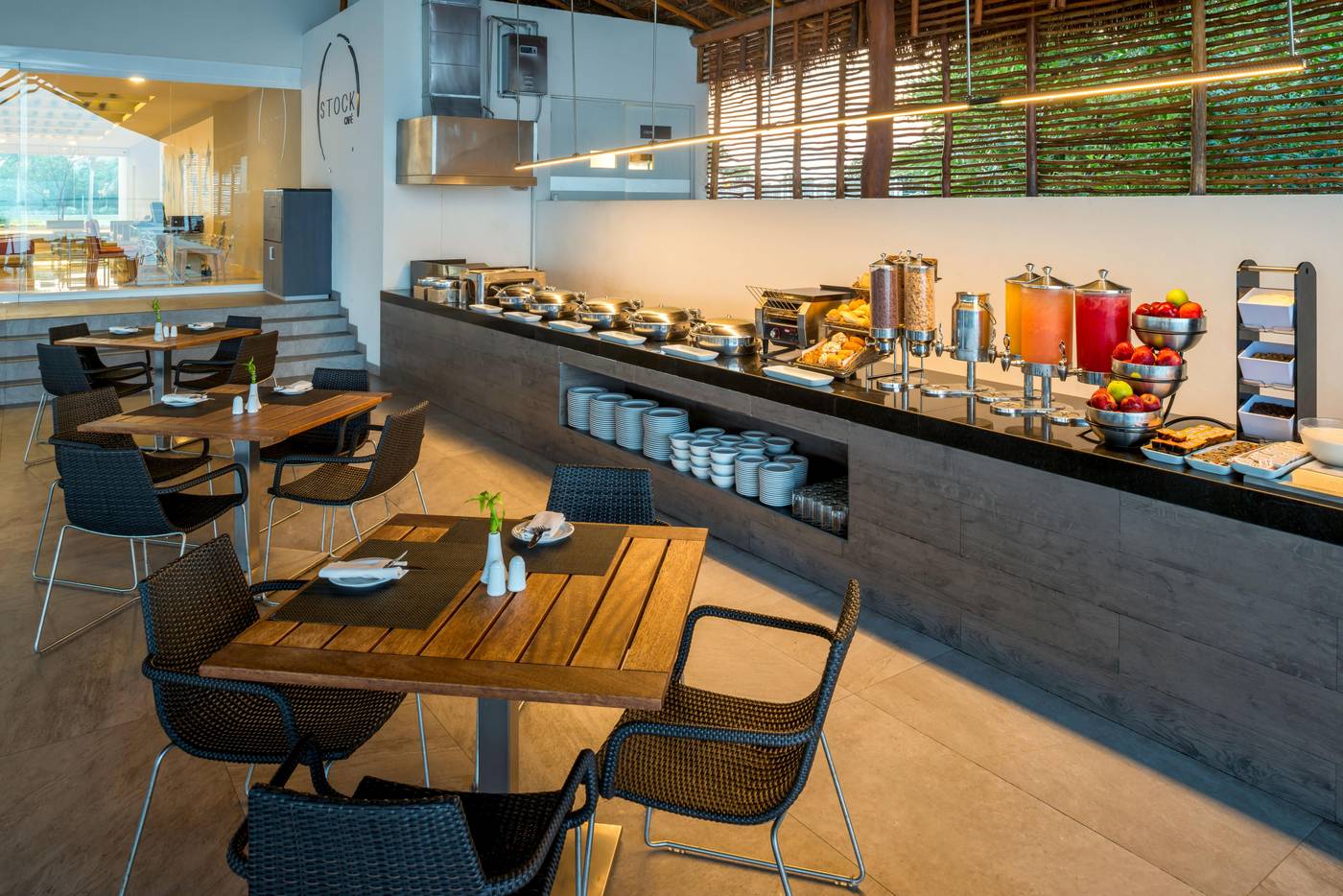 Real-Inn-Cancun-Restaurant-53