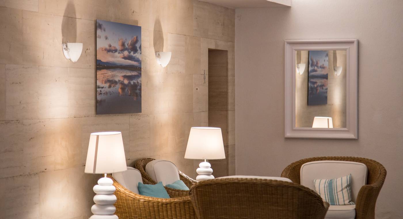 Carlos-III-Lobby-47