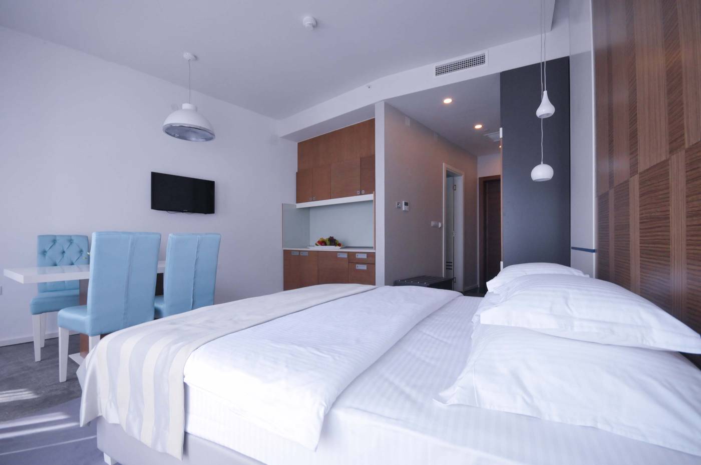 Bracera-Hotel-Room-4