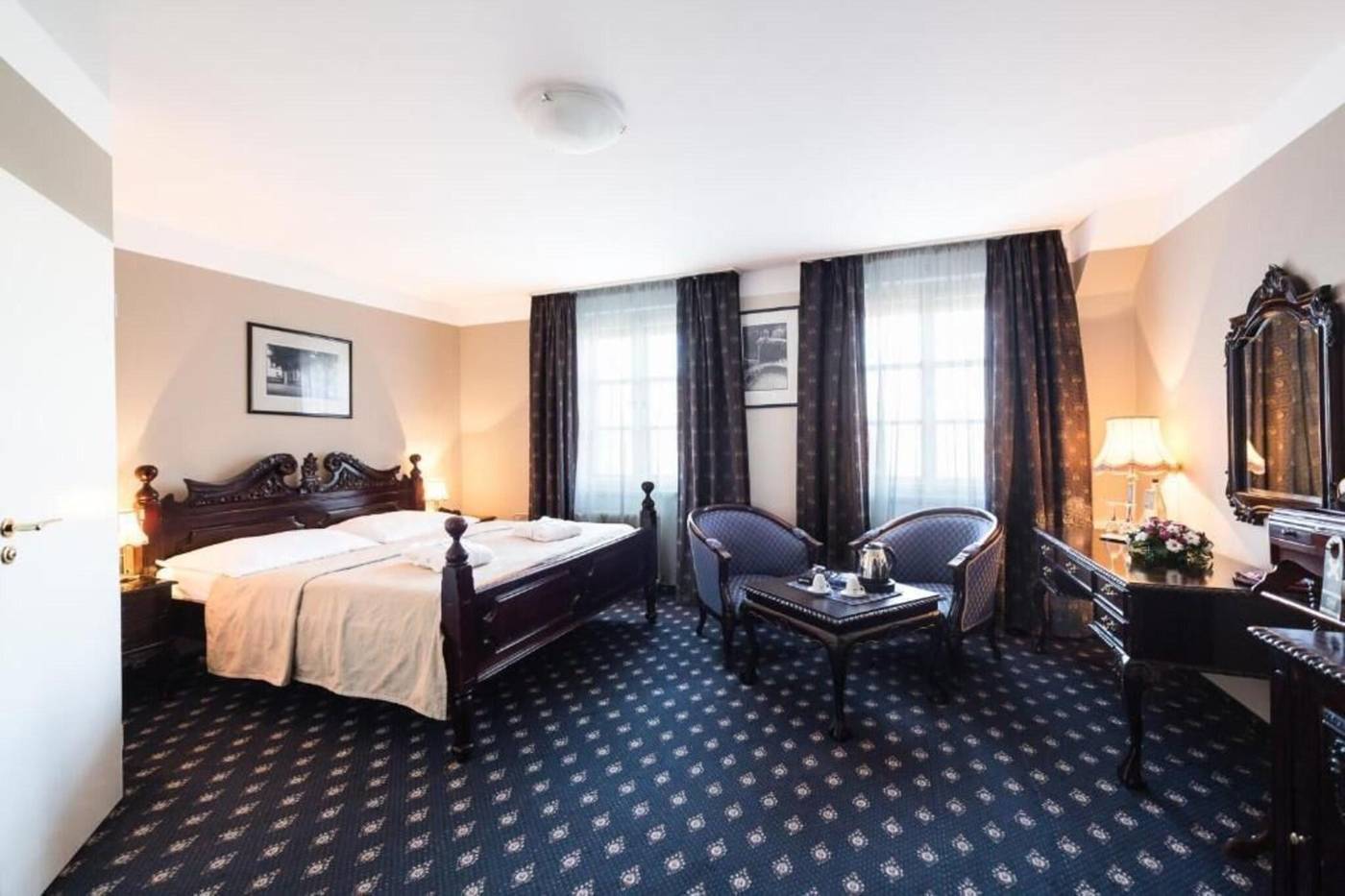 Pytloun-Old-Armoury-Hotel-Prague-Room-20