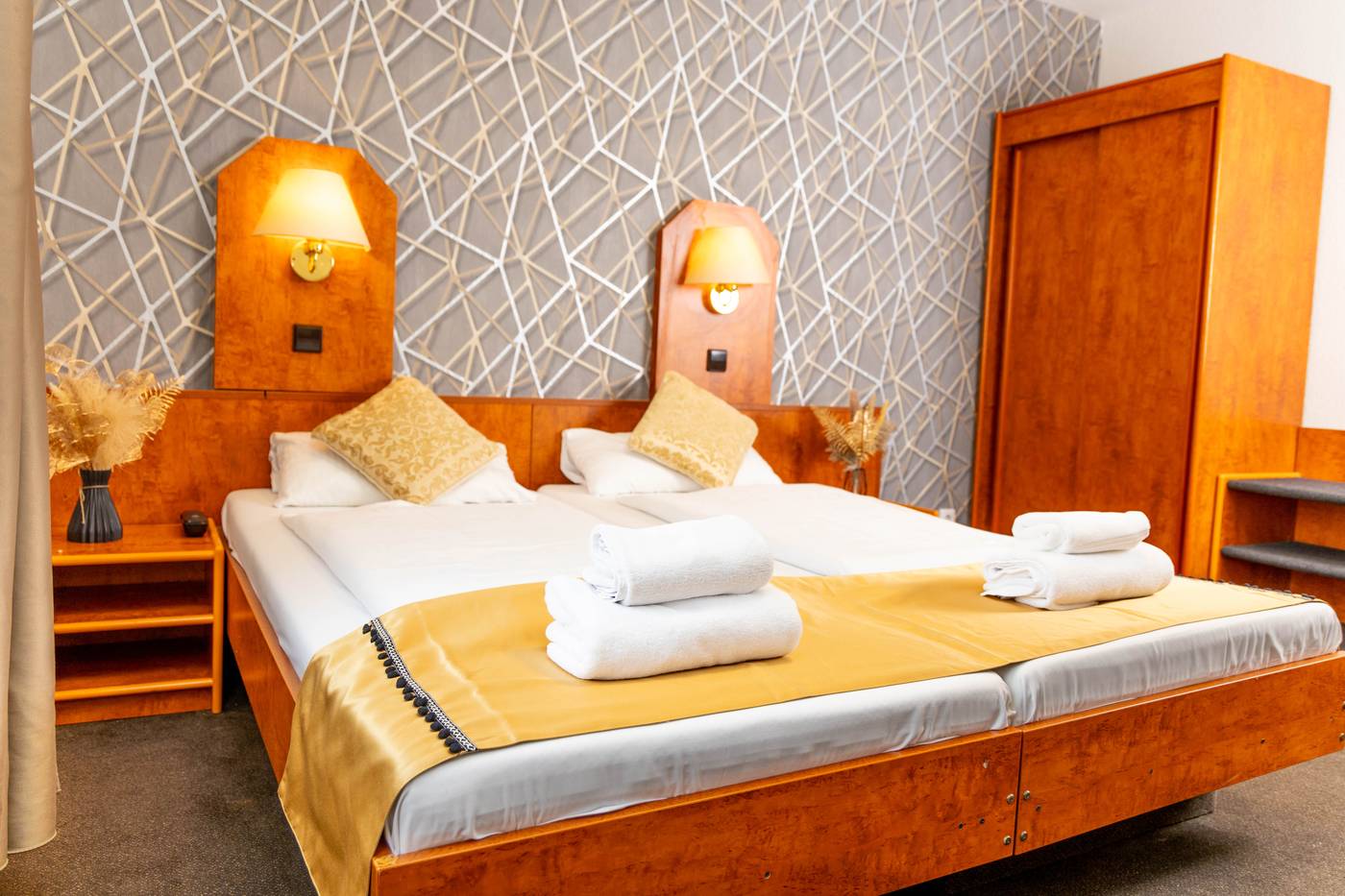 Hotel Rossija - Germany - FRANKFURT AM MAIN - Room - 5