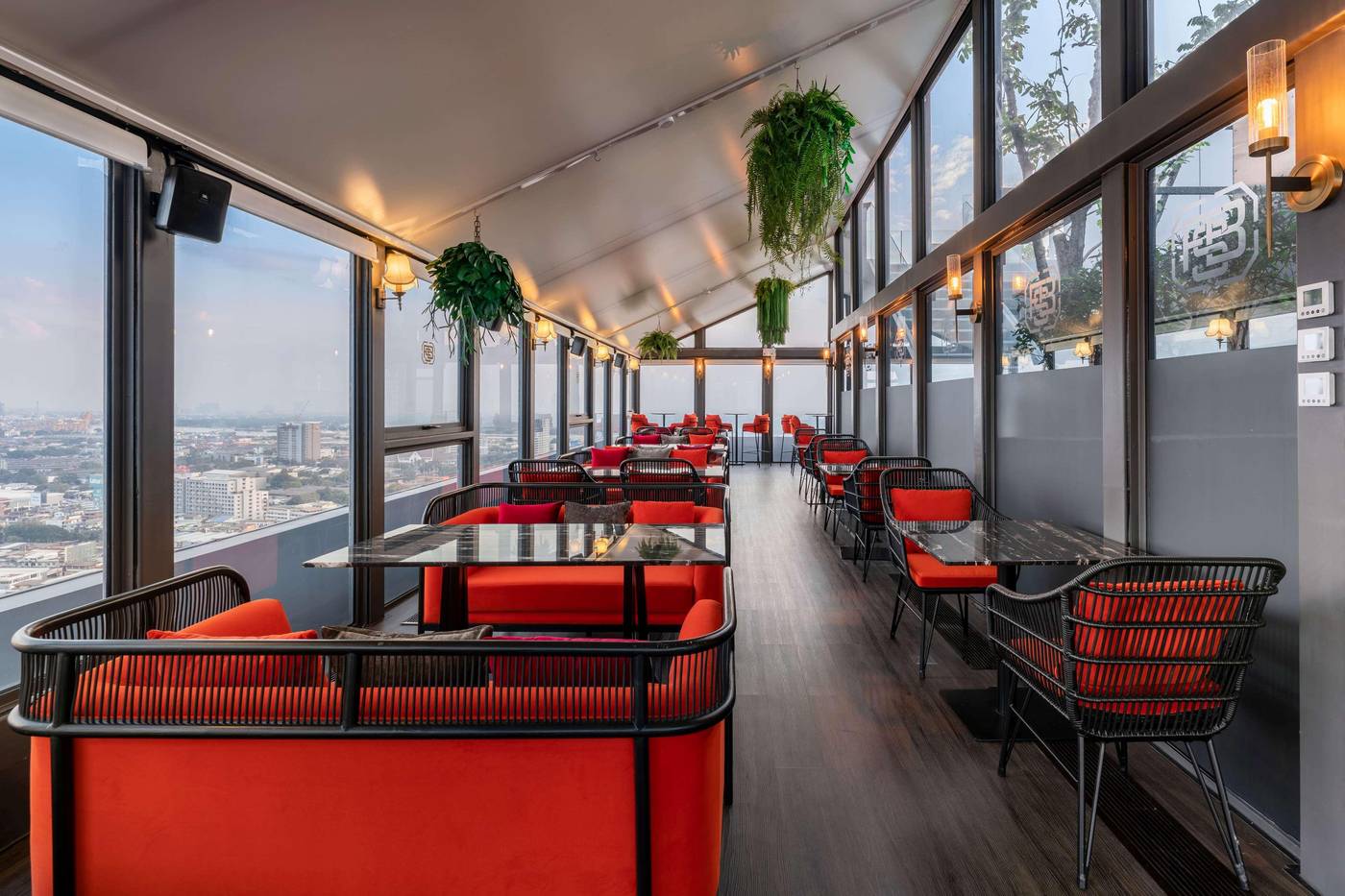 Wyndham-Bangkok-Queen-Convention-Centre-Bar-6