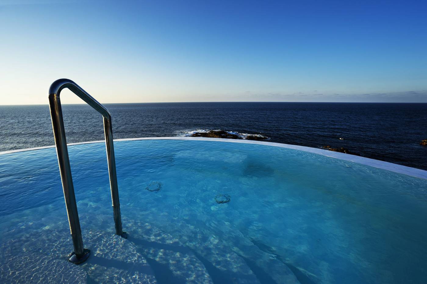 Hotel-Rural-Costa-Salada-Pool-11