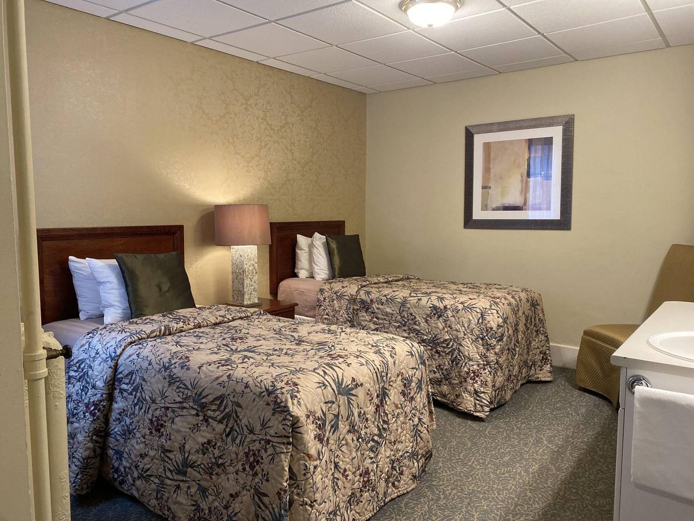 Kingston-Hotel-Room-3