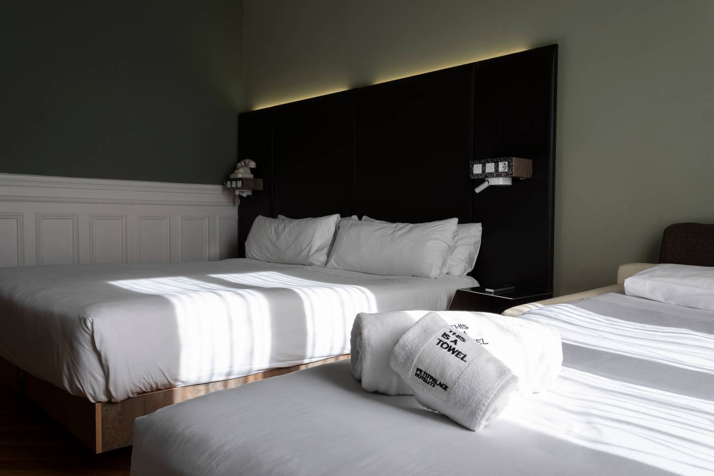 Petit-Palace-Lealtad-Plaza-Room-56