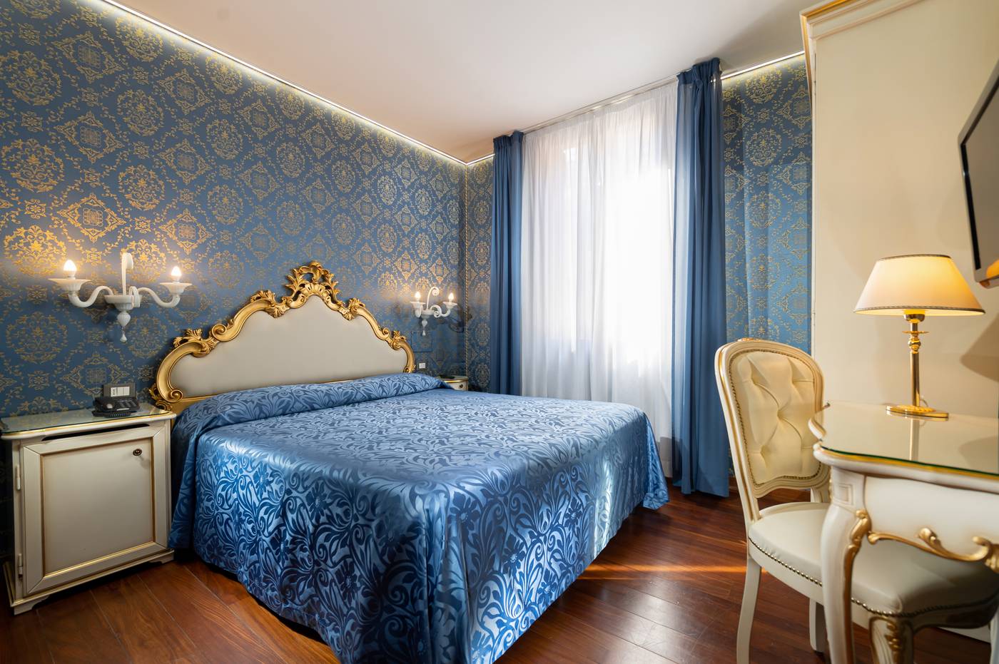Hotel-Santa-Marina-Room-12