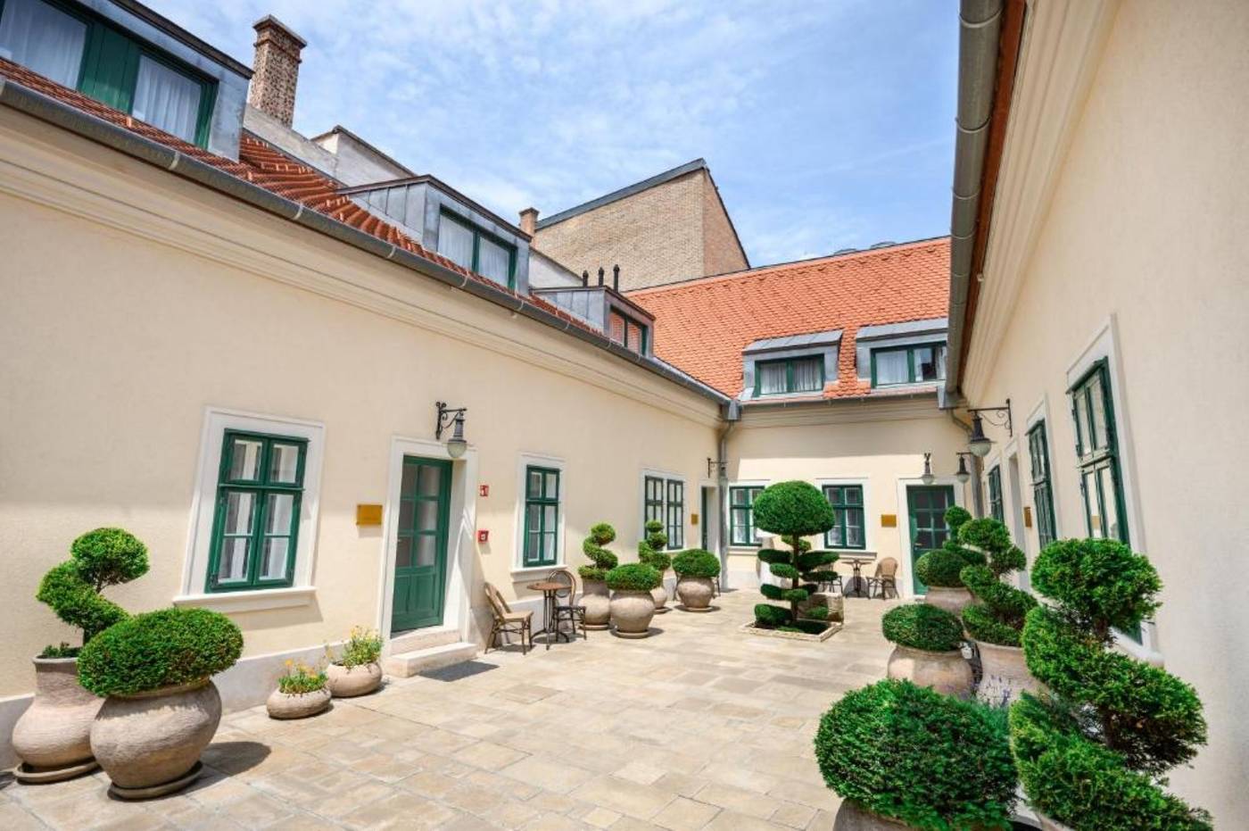 Maison-Bistro---Hotel-General-view-3