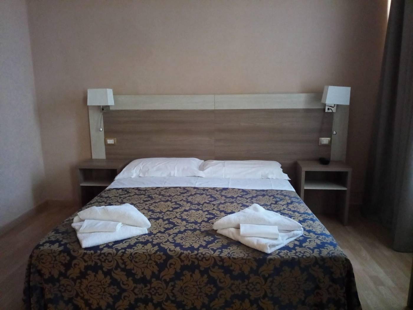 HHB-Hotel---Florencia-Room-10