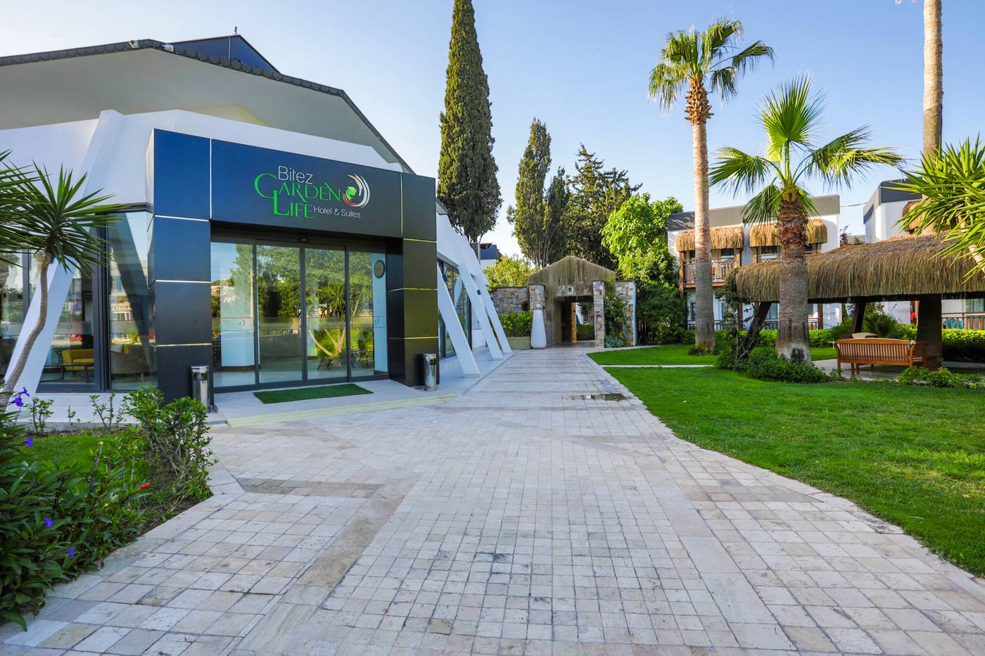 Bitez-Garden-Life-General-view-19